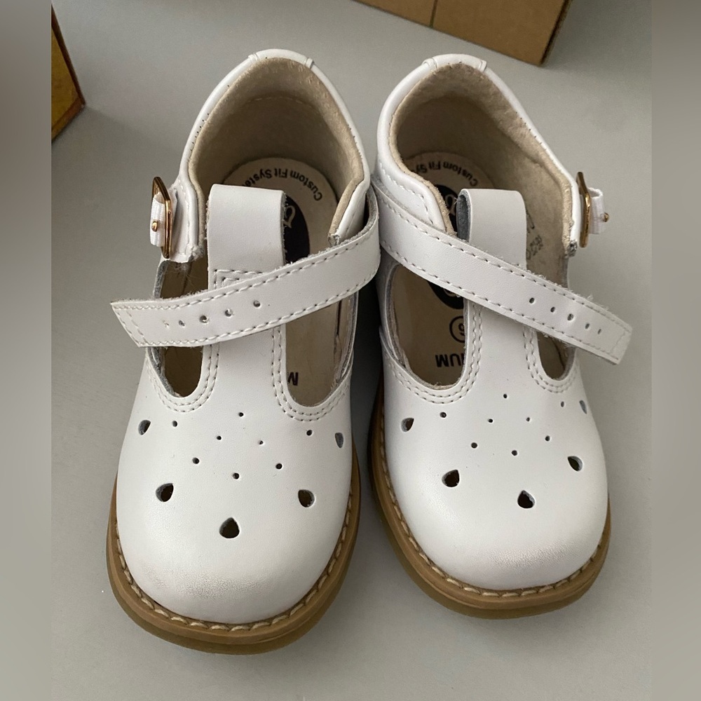 Footmates Toddler White Mary Janes Size 6 Harper